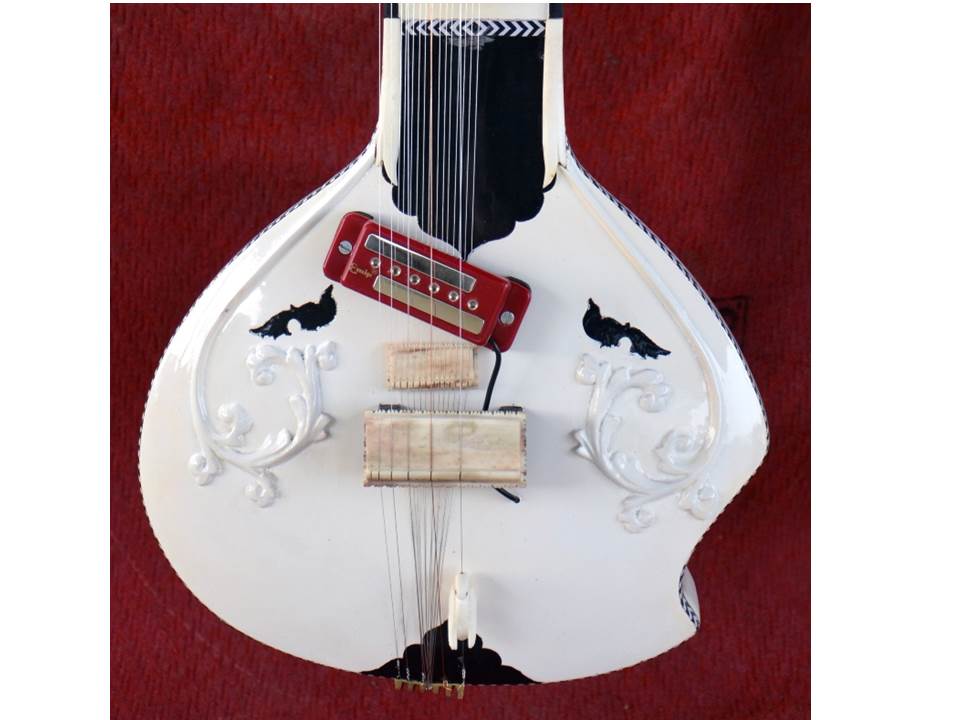 STUDIO SITAR WHITE BEAUTY GSM021