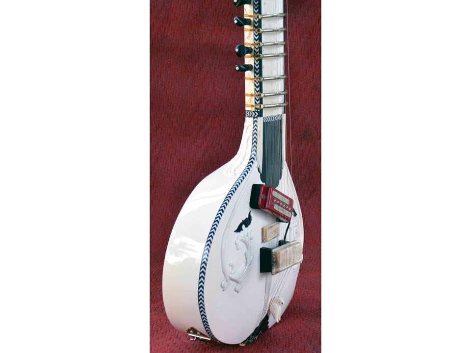 STUDIO SITAR WHITE BEAUTY GSM021